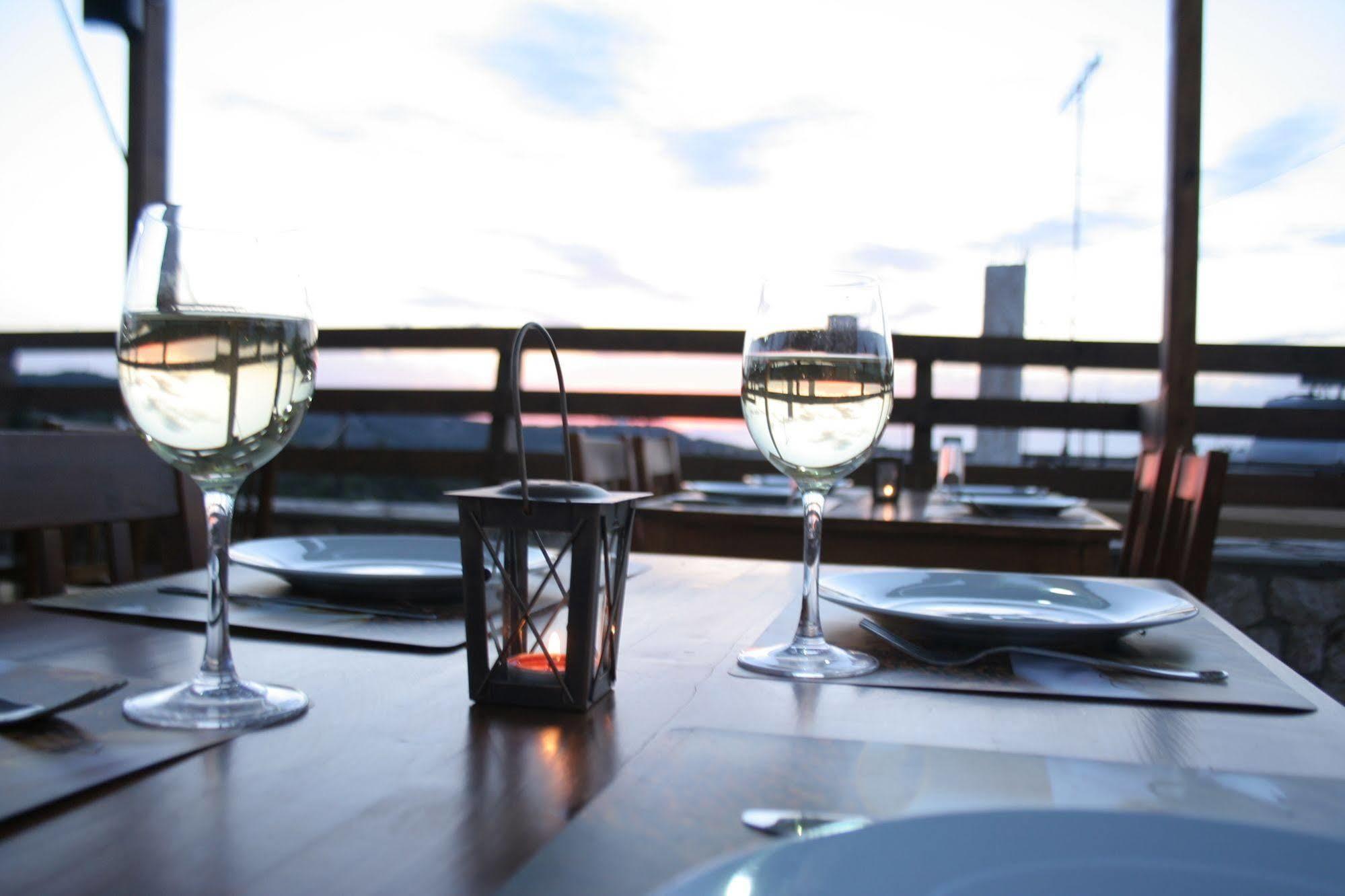 Ataviros Hotel Embonas Luaran gambar